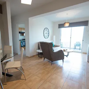 Maestro Iii Apartment